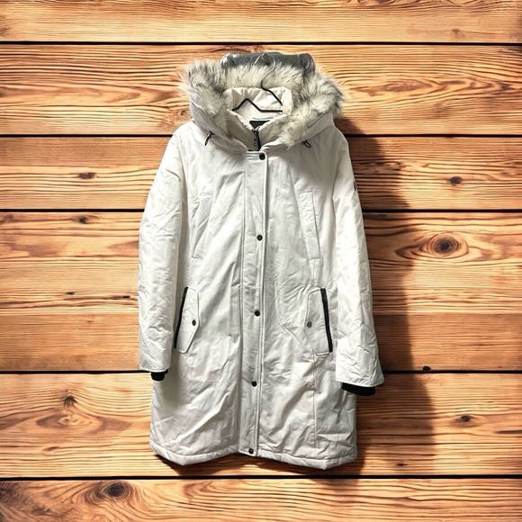 1 Madison White Ski Jacket with Fur-Trimmed Hood - Picture 4 of 9